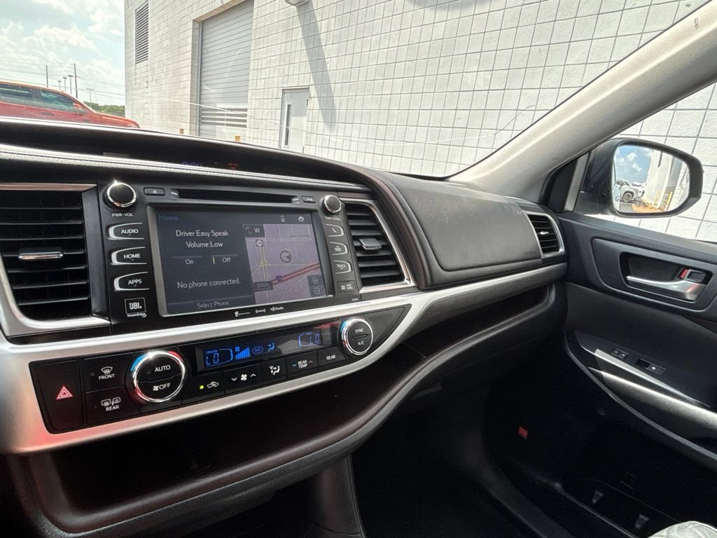 Used 2019 Toyota Highlander Limited FWD image 15