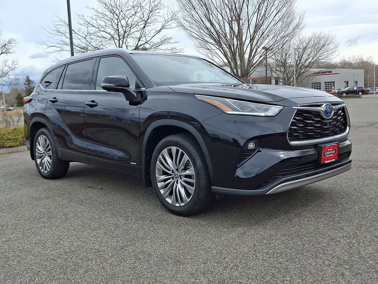 Used 2024 Toyota Highlander Platinum image 4