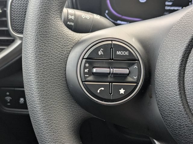 Certified 2025 Kia Soul LX w/ LX Technology Package FWD image 26