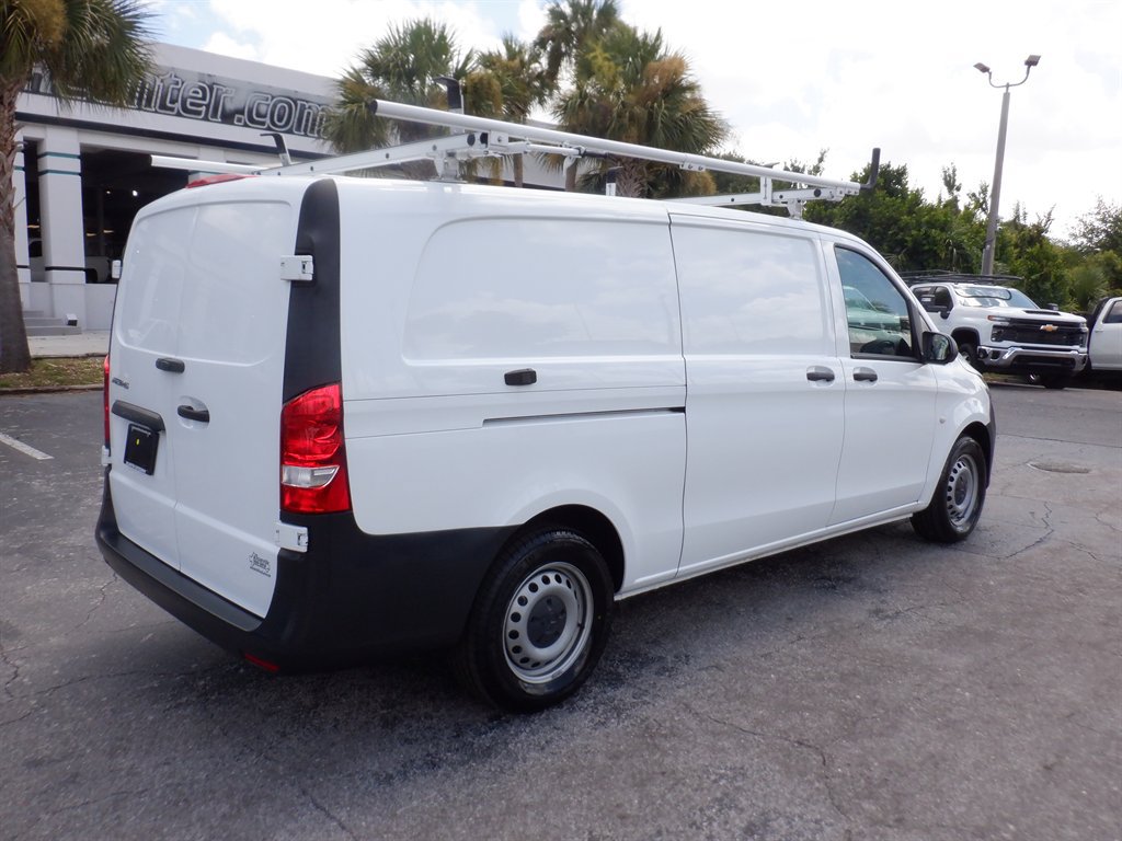 Used 2023 Mercedes-Benz Metris image 7
