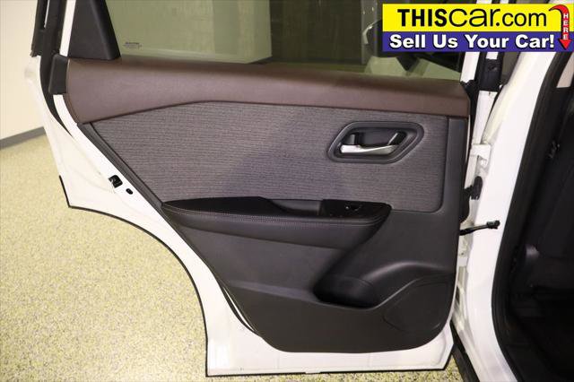 Used 2023 Nissan Rogue SV image 28