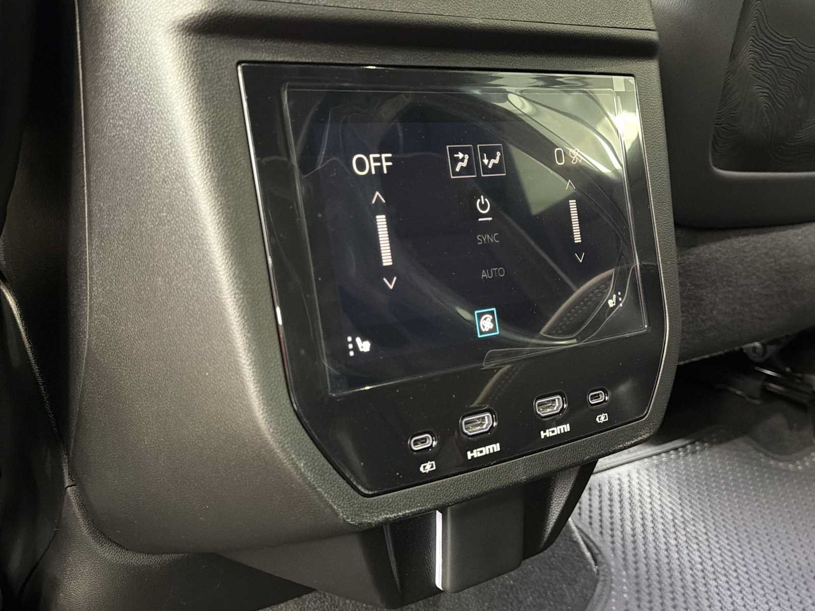 New 2026 GMC Yukon Denali Ultimate AWD/4WD image 19