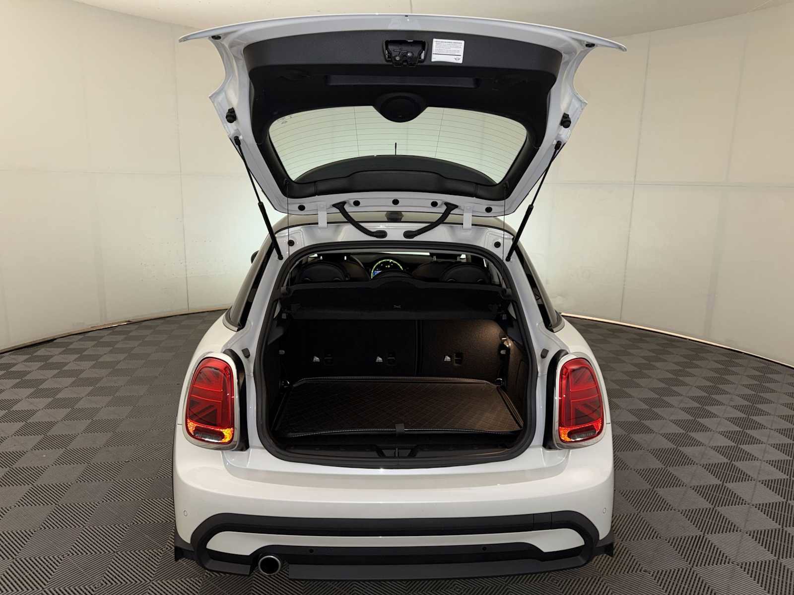 Certified 2023 MINI Cooper 4-Door Hardtop image 21