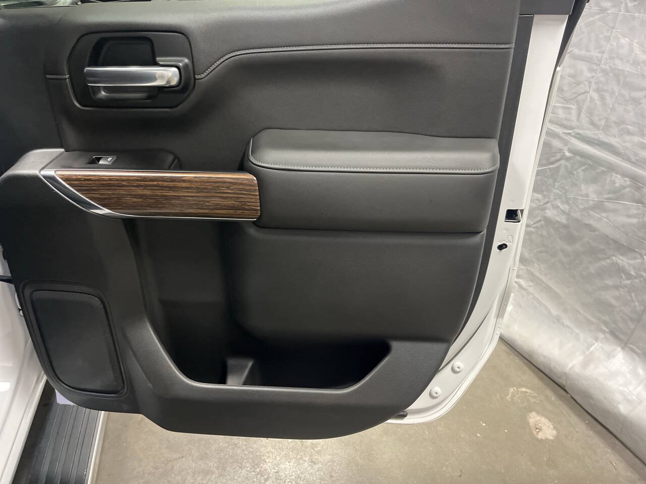 Used 2019 Chevrolet Silverado 1500 High Country w/ Technology Package AWD/4WD image 29