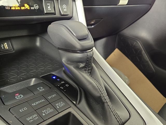 New 2025 Toyota RAV4 XLE image 23