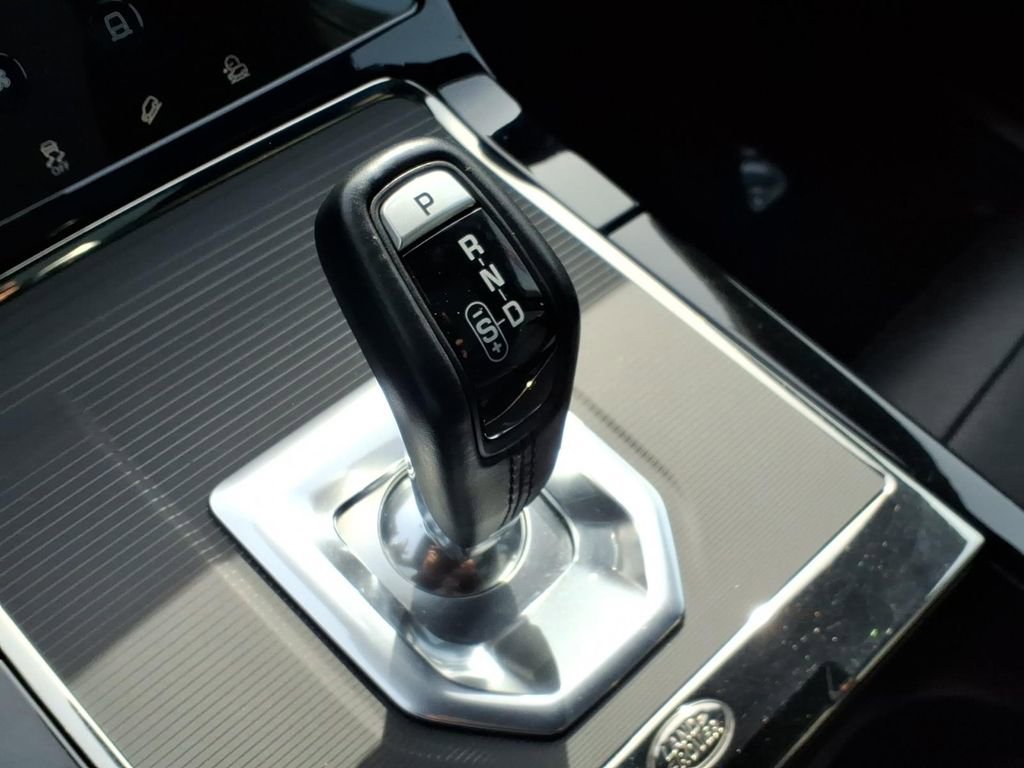 Used 2023 Land Rover Range Rover Evoque R-Dynamic S image 25