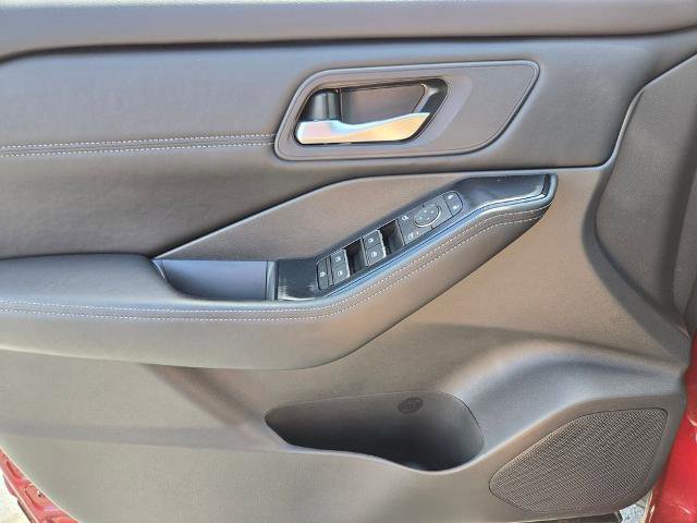 Certified 2025 Nissan Rogue SL AWD/4WD image 29