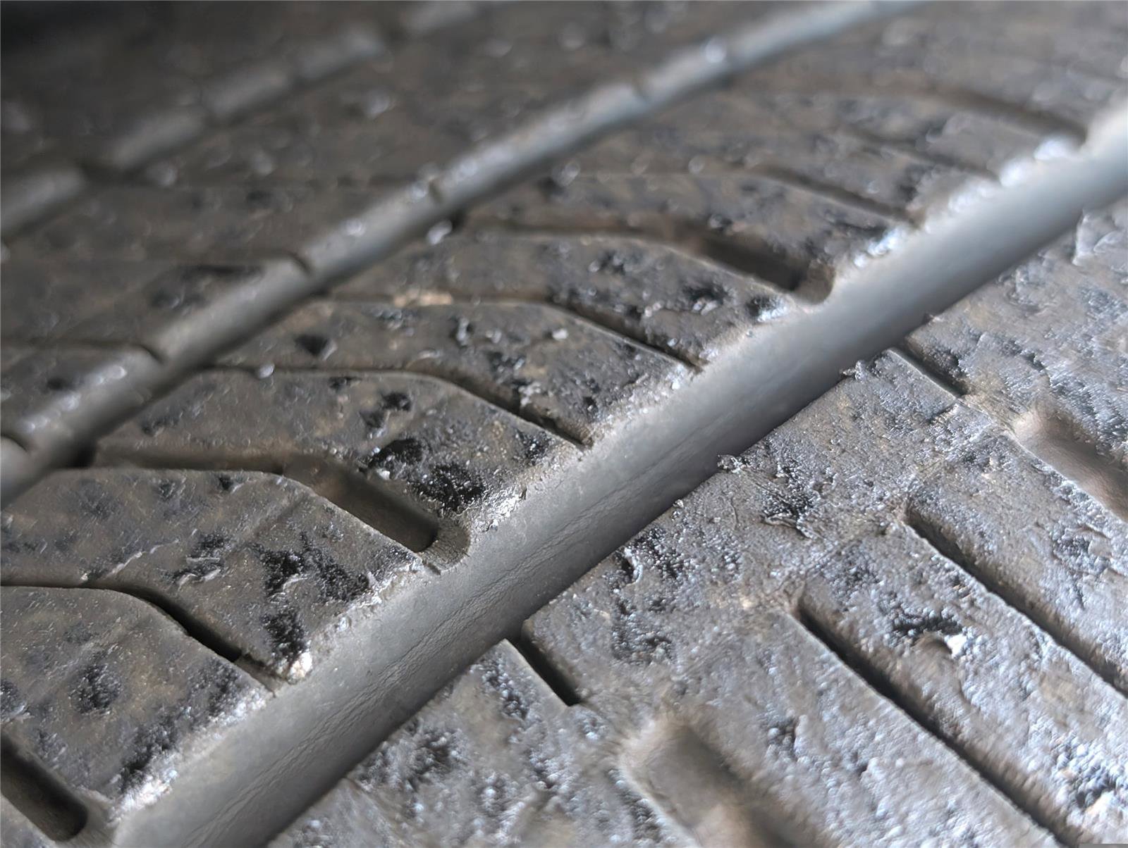 Used 2024 Hyundai Kona Limited image 35