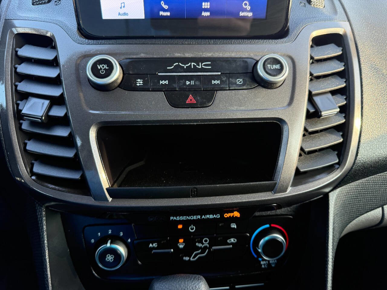 Used 2021 Ford Transit Connect XLT image 38