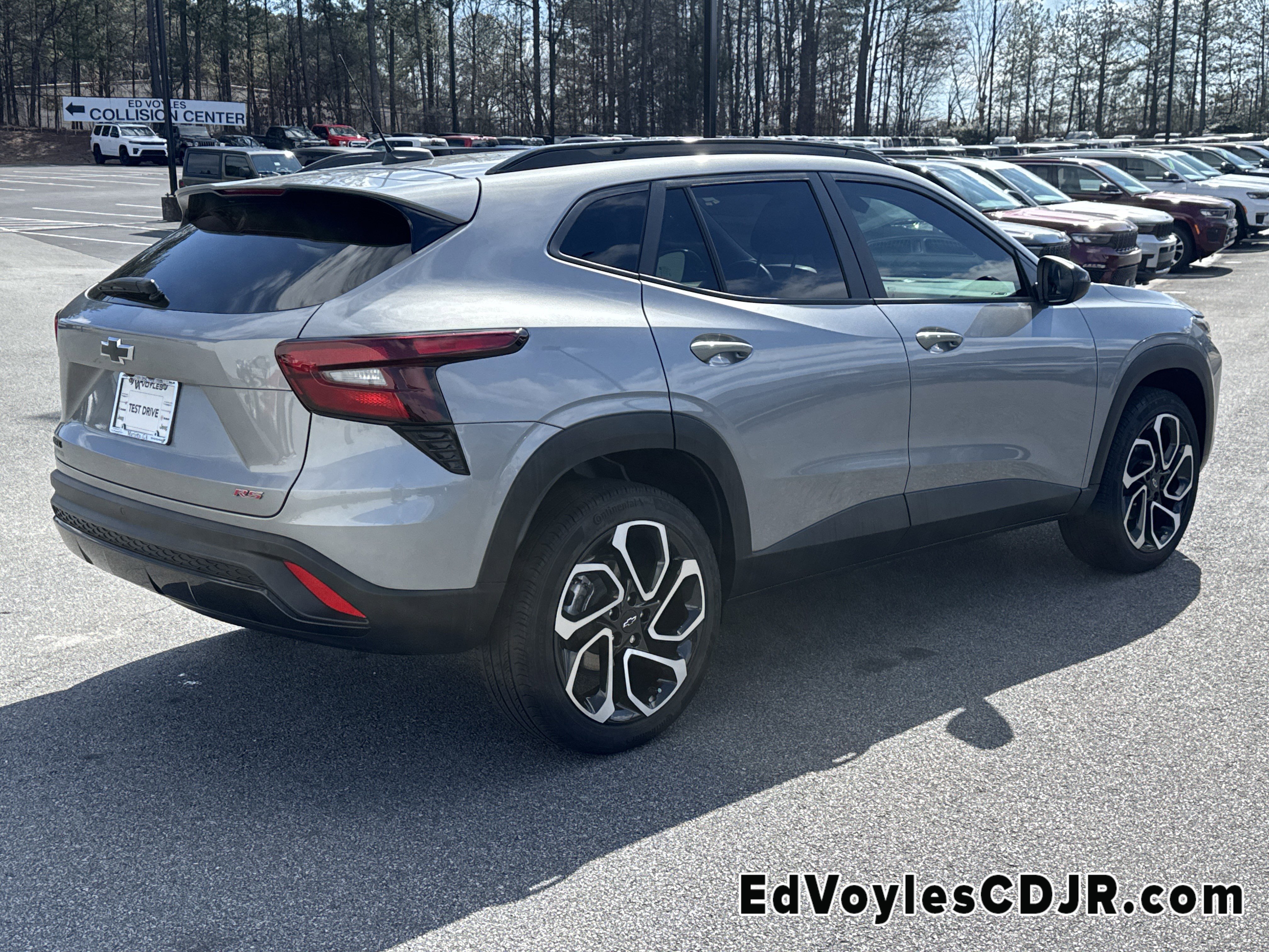 Used 2025 Chevrolet Trax RS w/ Driver Confidence Package image 3