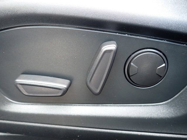 Used 2023 Ford Explorer XLT image 22