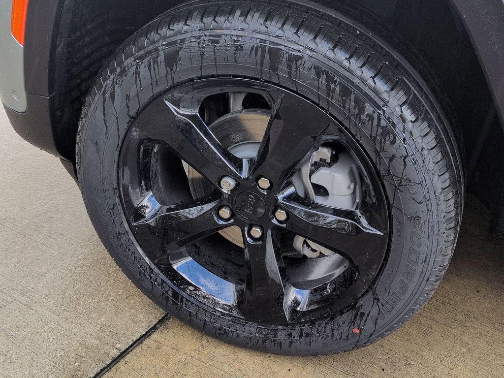 New 2025 Jeep Grand Cherokee Limited w/ Luxury Tech Group II image 12