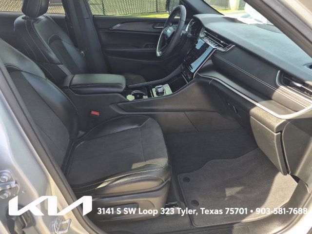 Used 2023 Jeep Grand Cherokee L Laredo AWD/4WD image 11