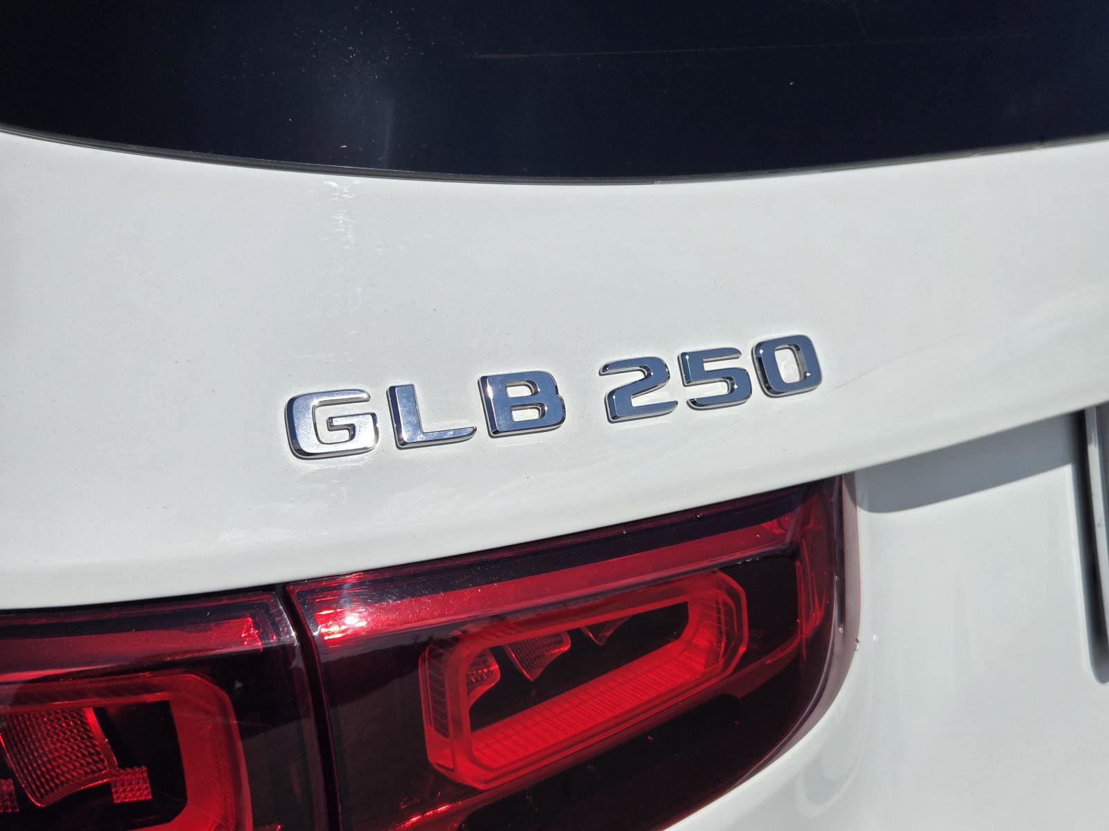 Used 2022 Mercedes-Benz GLB 250 image 32