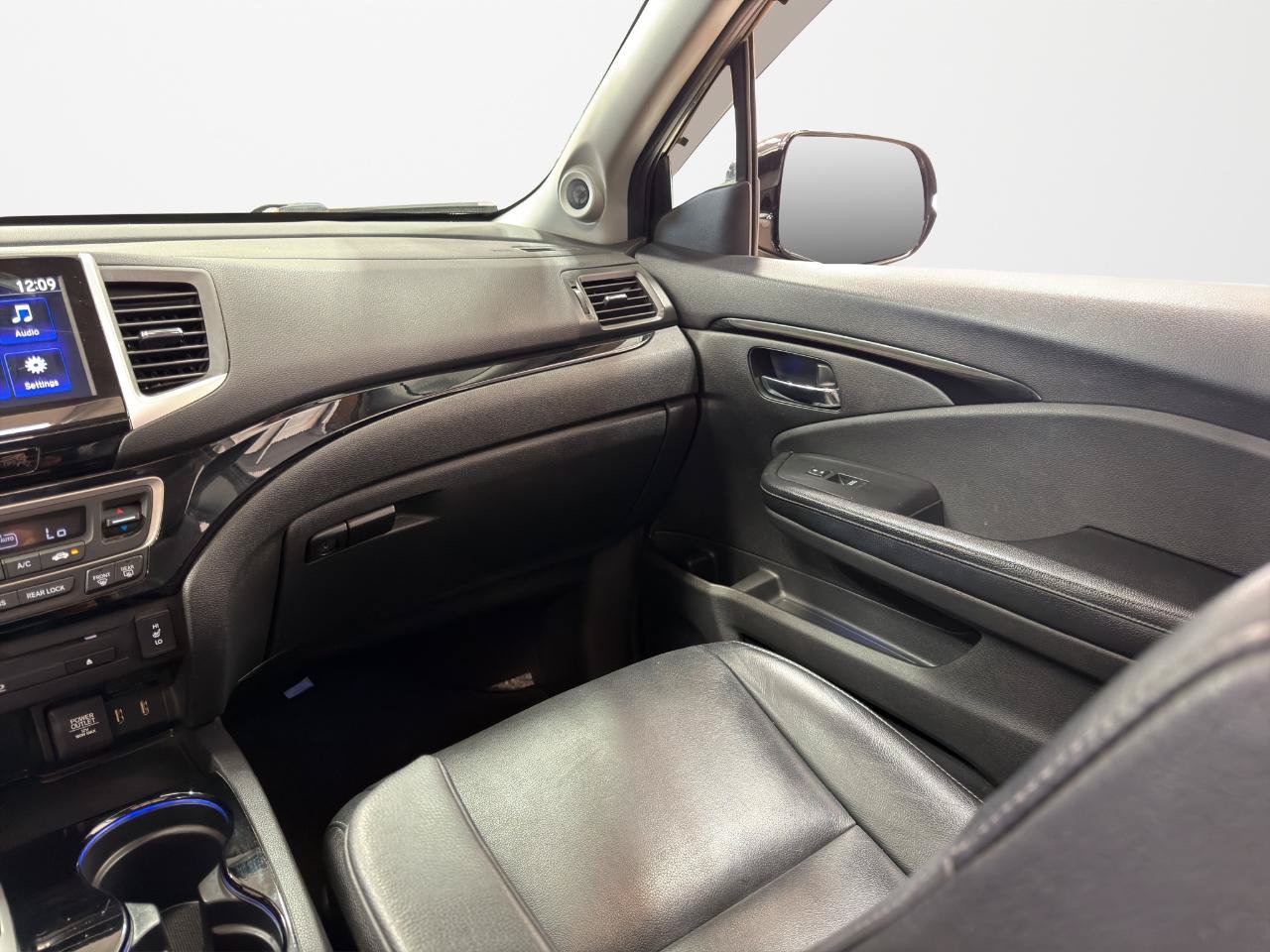 Used 2016 Honda Pilot Touring image 22