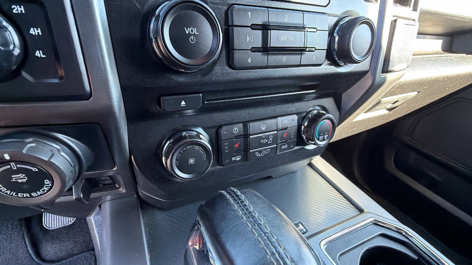 Used 2018 Ford F150 XLT w/ Equipment Group 302A Luxury image 14