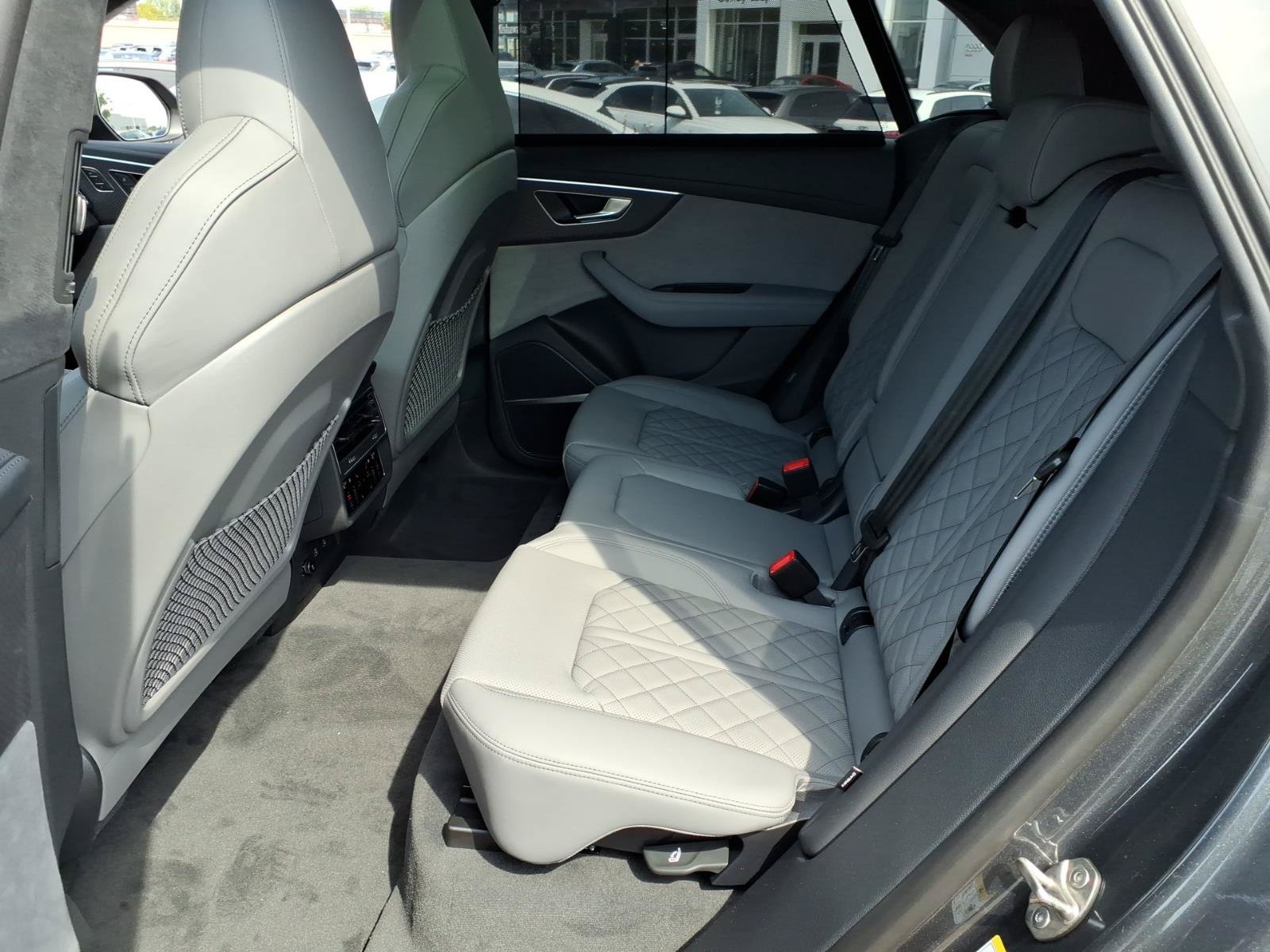 New 2027 Audi SQ8 Prestige AWD/4WD image 7