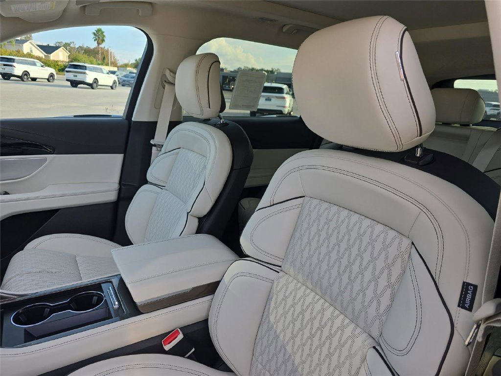 New 2026 Lincoln Nautilus Black Label AWD/4WD image 16