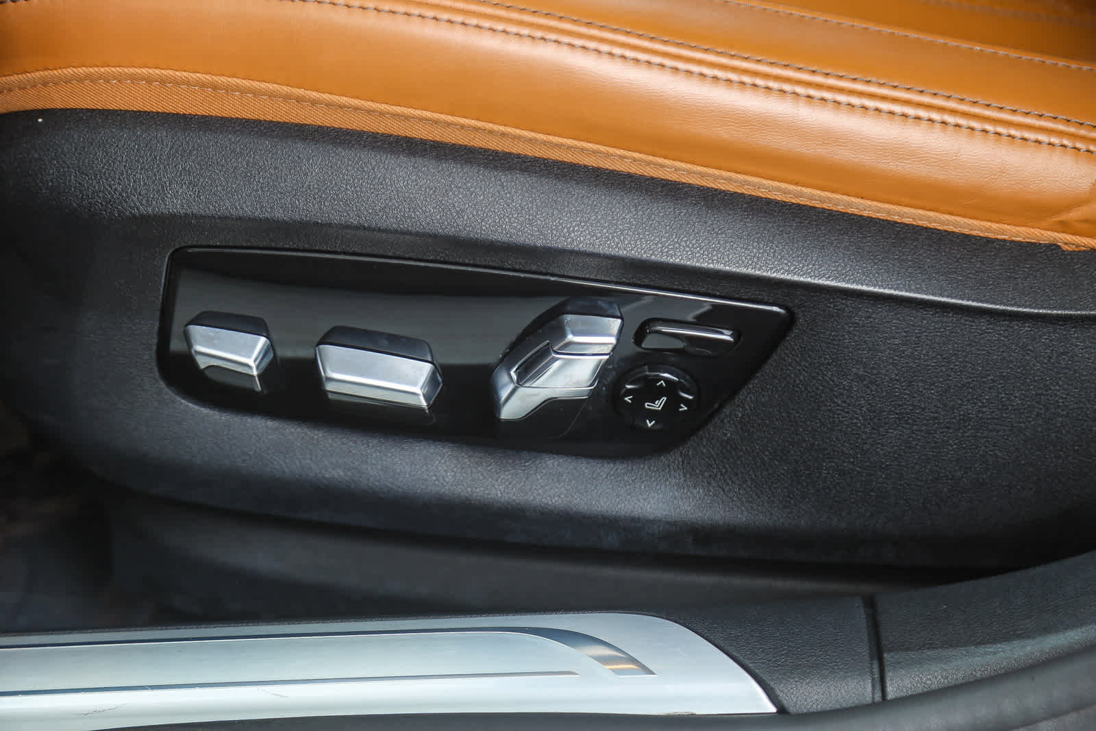 Certified 2022 BMW 750i xDrive w/ Autobahn Package image 19