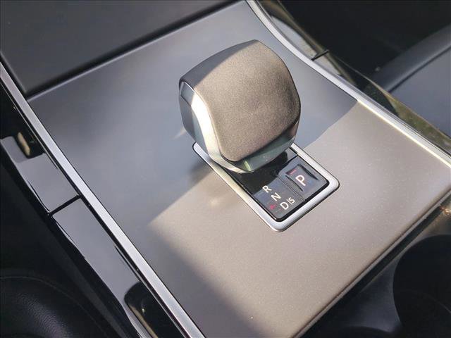 Used 2025 Land Rover Range Rover Velar Dynamic SE image 12