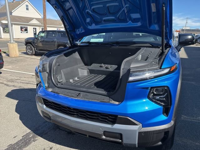 Used 2025 Chevrolet Silverado EV LT AWD/4WD image 11