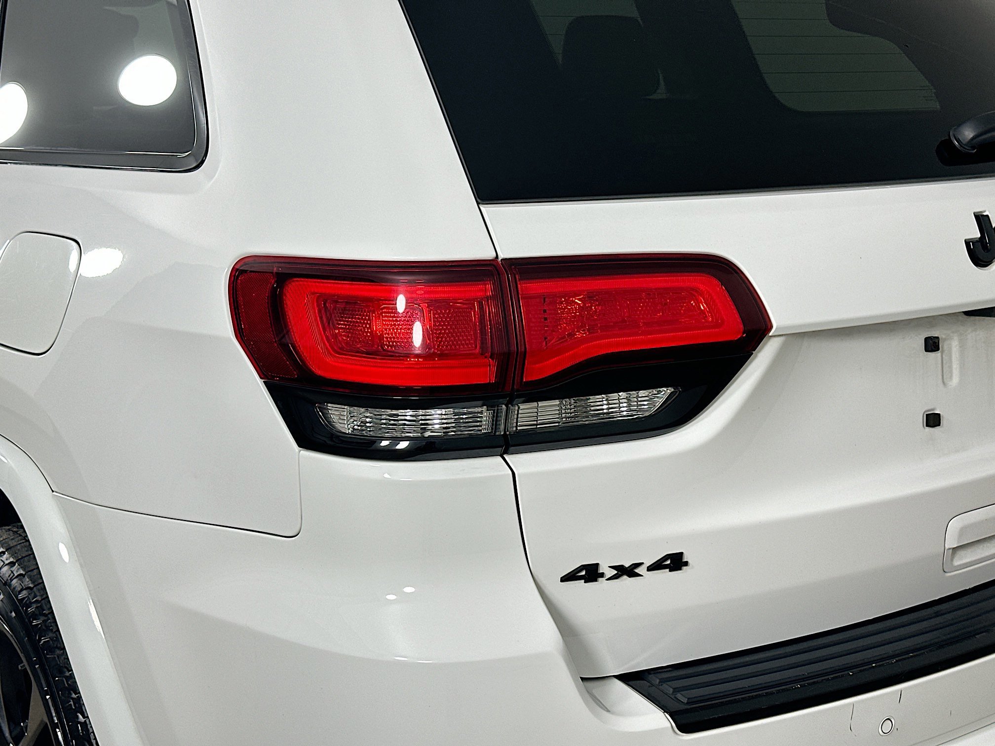 Used 2018 Jeep Grand Cherokee Altitude AWD/4WD image 40