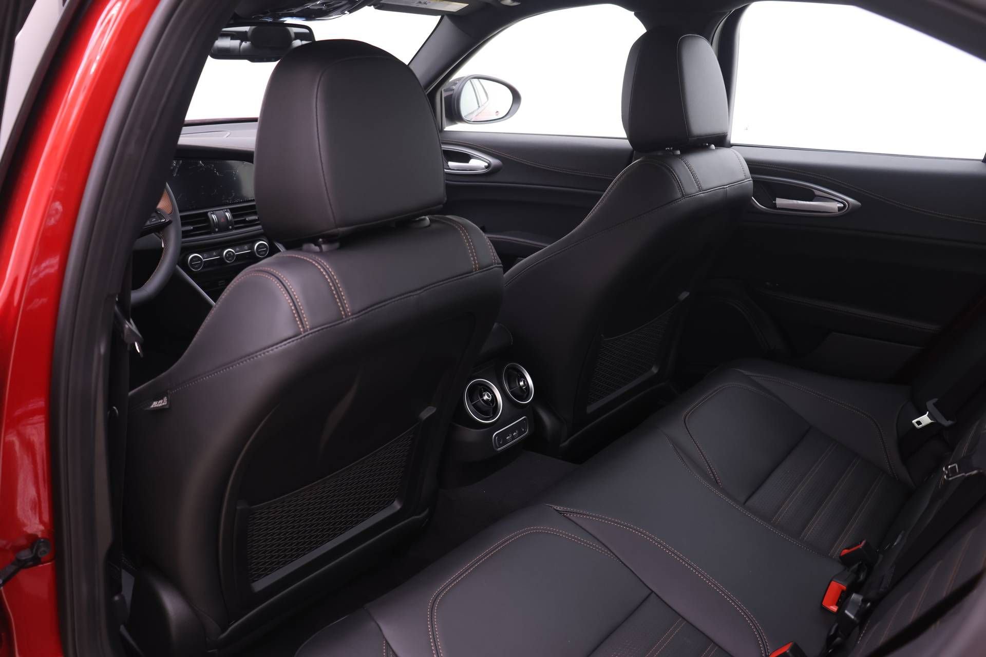 New 2025 Alfa Romeo Giulia w/ Driving Assist Package image 13