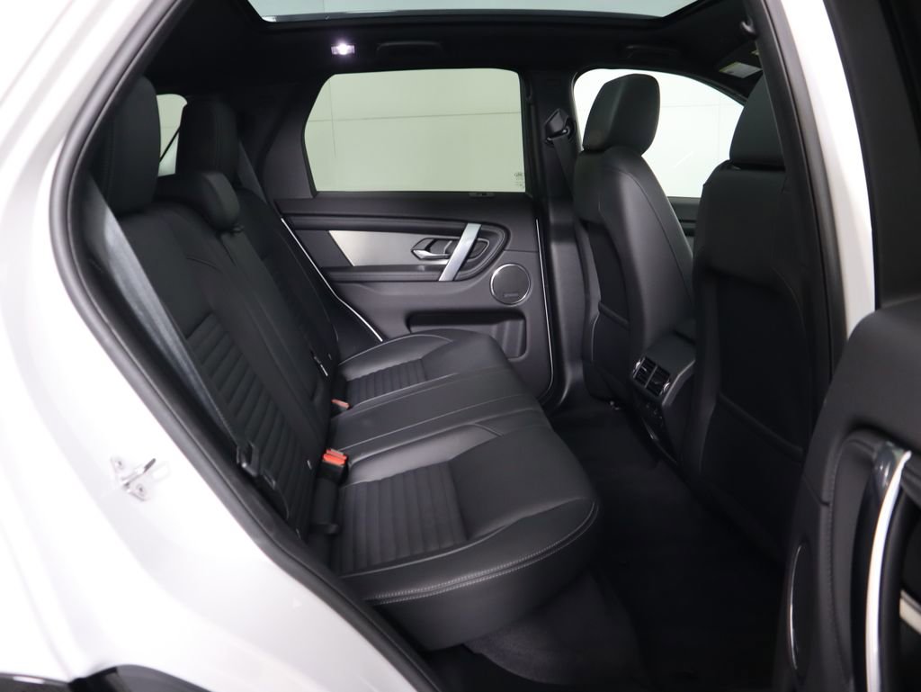 Used 2025 Land Rover Discovery Sport Dynamic SE image 23