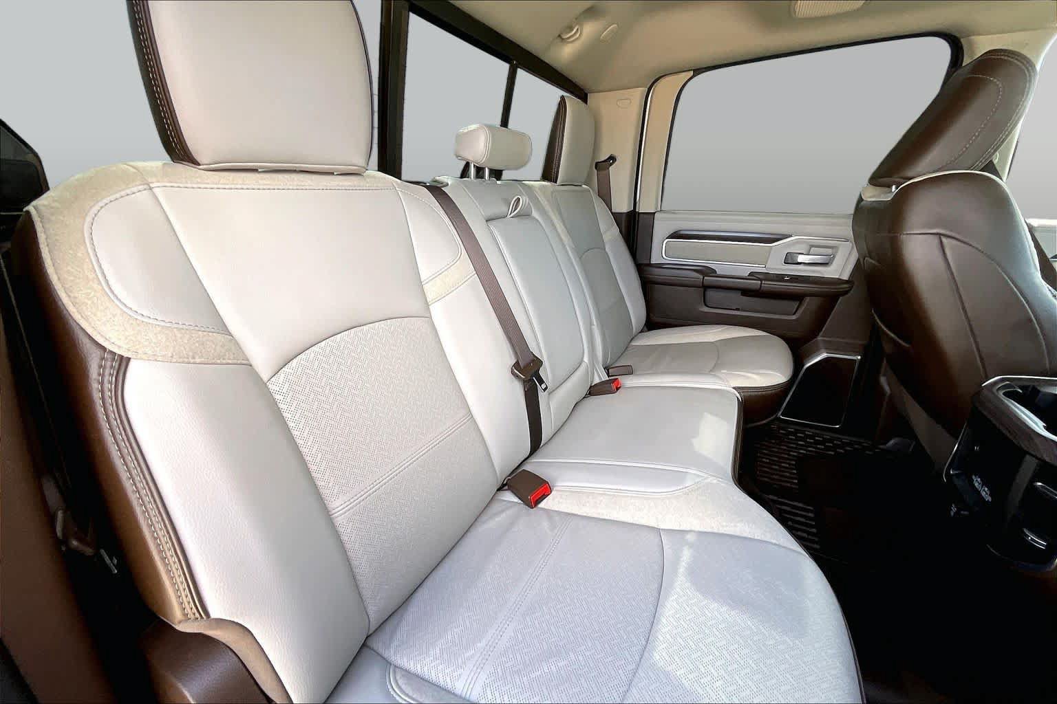 Used 2025 RAM 3500 Laramie AWD/4WD image 20