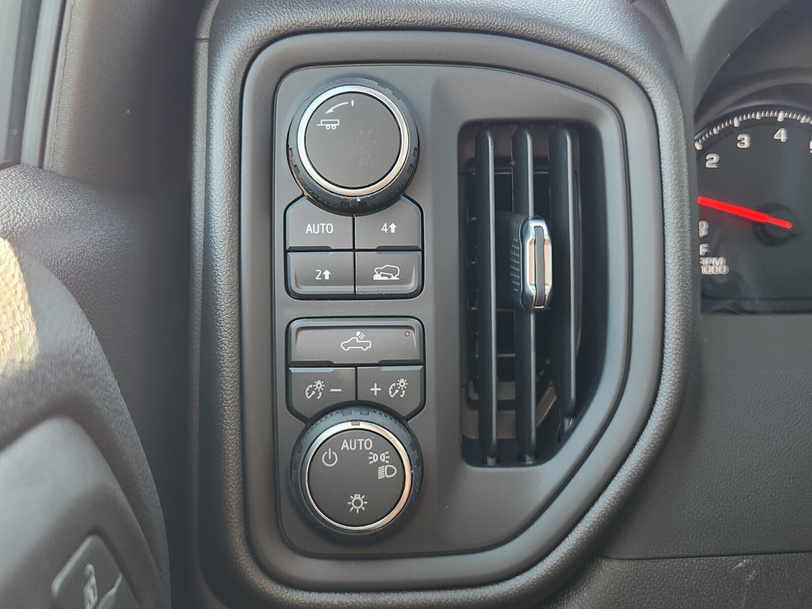 New 2026 Chevrolet Silverado 1500 Custom AWD/4WD image 13