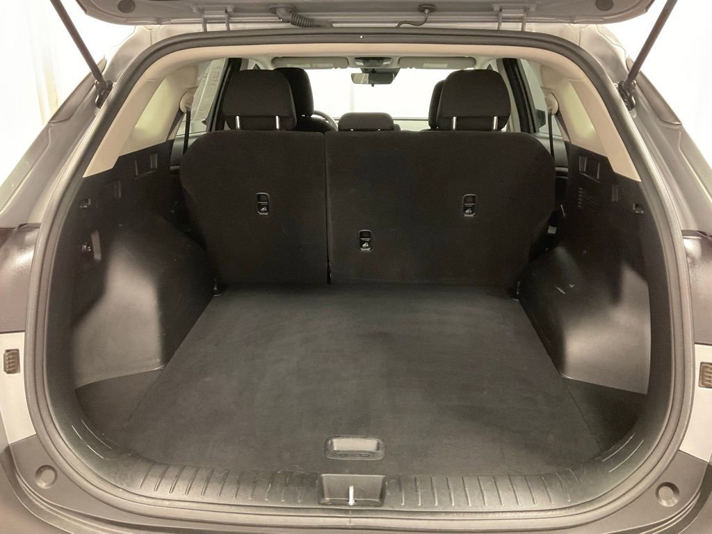 Used 2024 Kia Sportage LX image 8