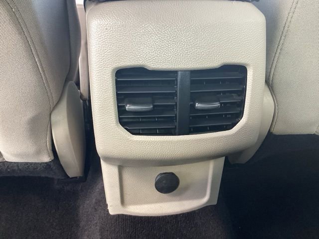 Used 2019 Ford Fusion SE image 30