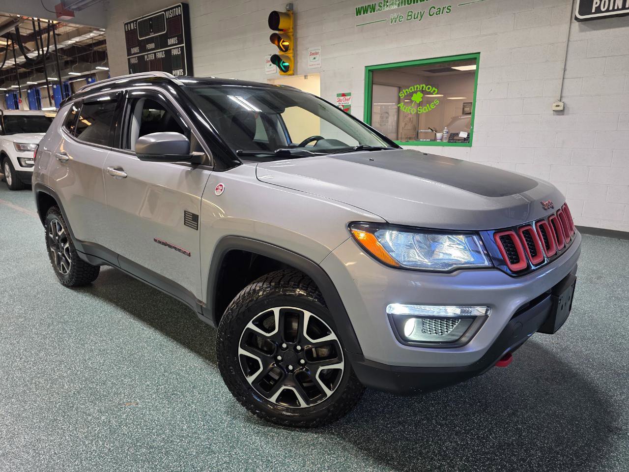 Used 2019 Jeep Compass Trailhawk w/ Leather Interior Group AWD/4WD image 14