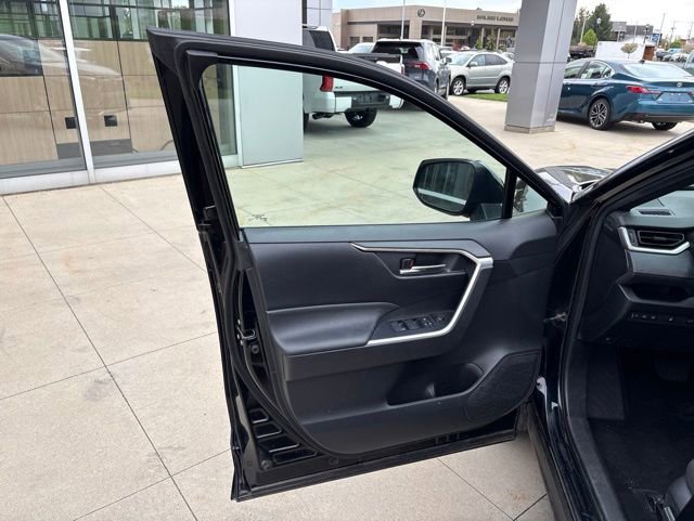 Used 2023 Toyota RAV4 SE w/ Weather & Moonroof Package AWD/4WD image 22
