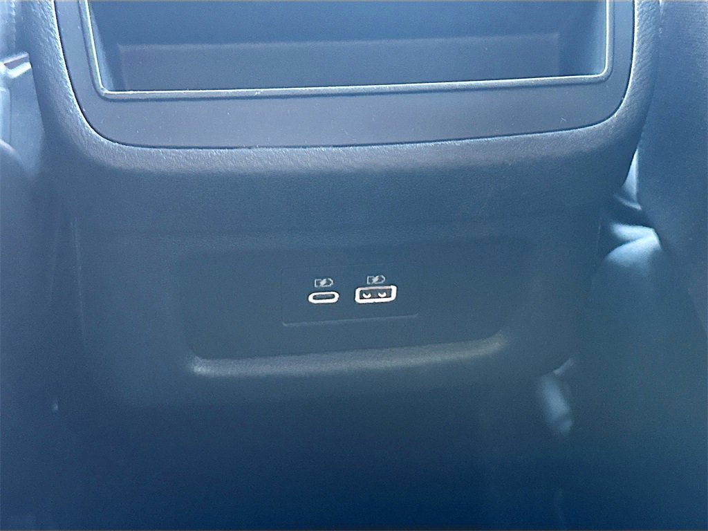 Used 2024 Nissan Pathfinder S image 24