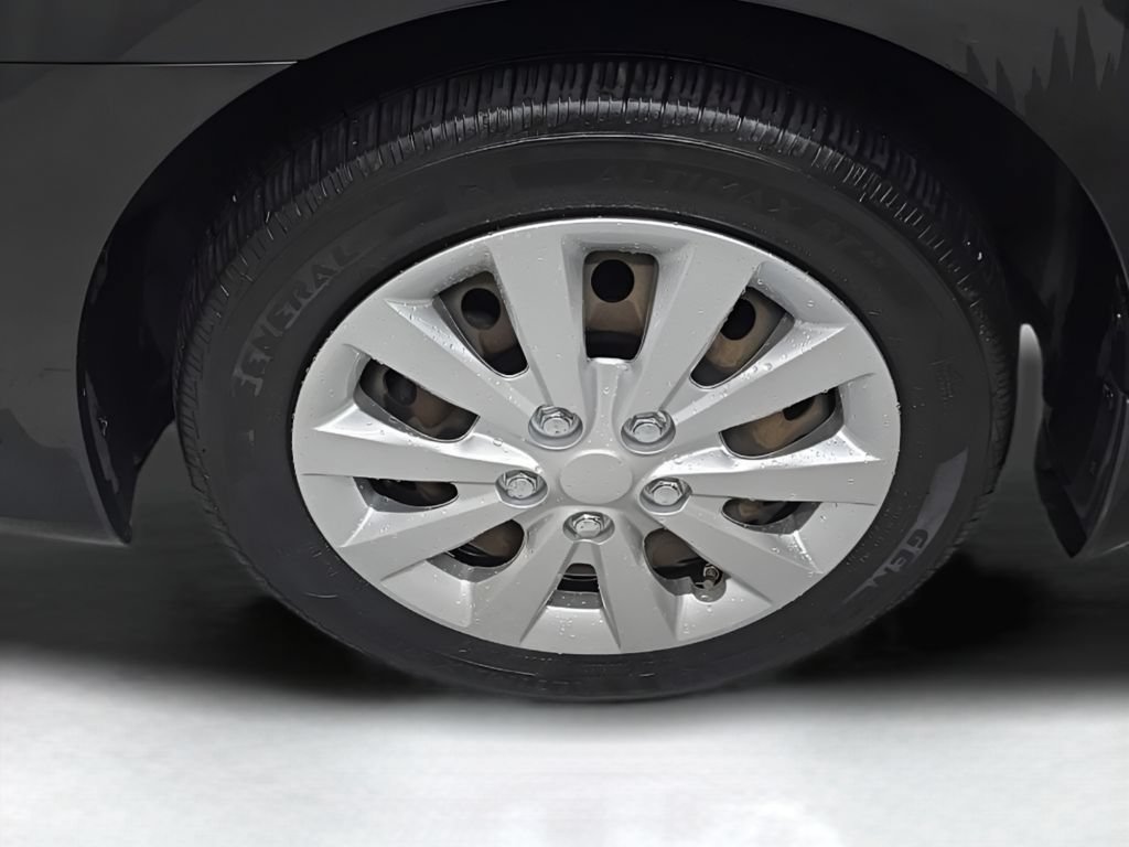 Used 2015 Nissan Sentra S FWD image 39