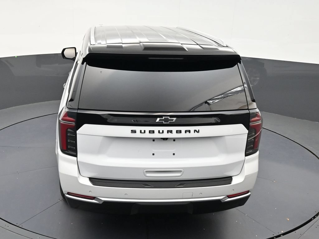 Used 2025 Chevrolet Suburban LS RWD image 14