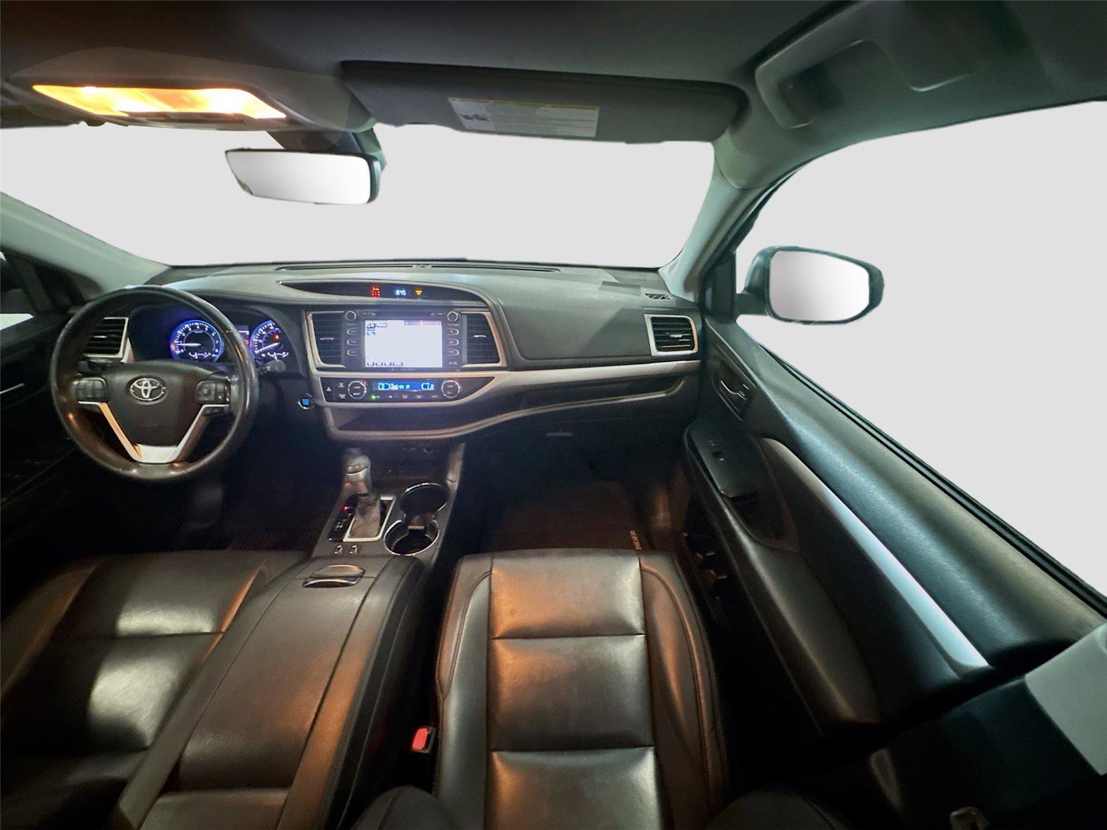 Used 2019 Toyota Highlander XLE image 22
