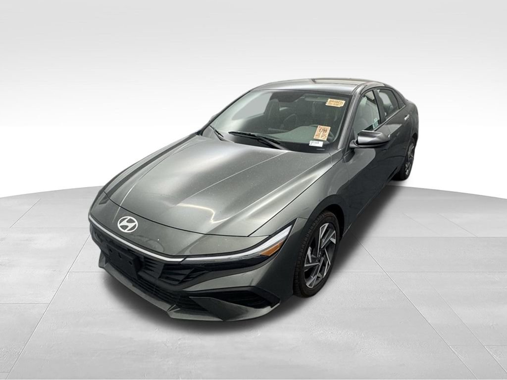 Used 2025 Hyundai Elantra Sport image 1