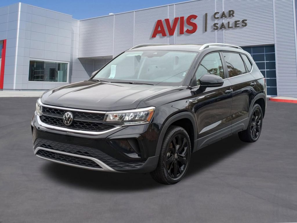Used 2024 Volkswagen Taos SE image 1