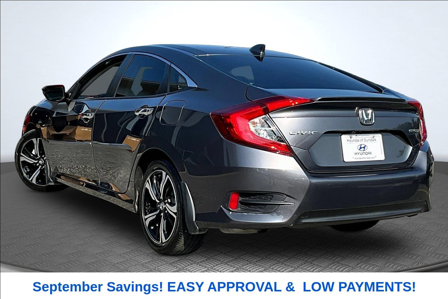 Used 2018 Honda Civic Touring image 3