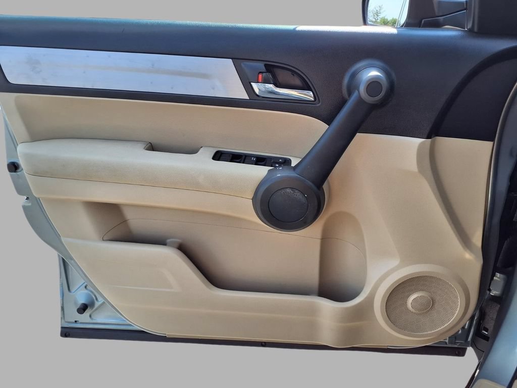 Used 2010 Honda CR-V LX image 19