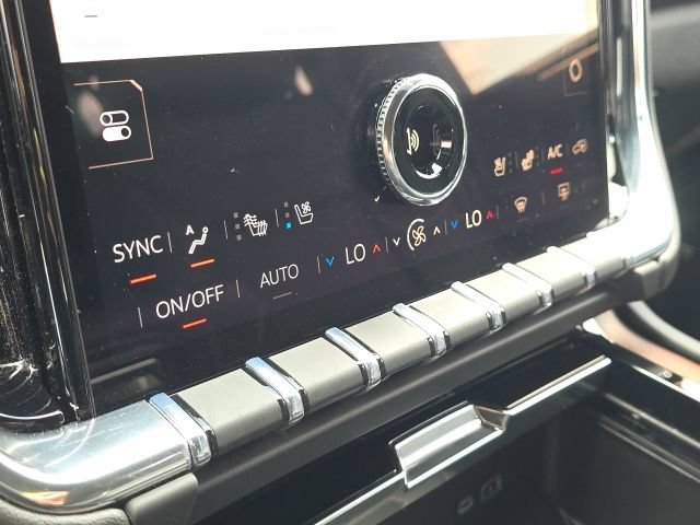 Used 2026 GMC Yukon XL Denali w/ Sun & Power Step Package AWD/4WD image 32