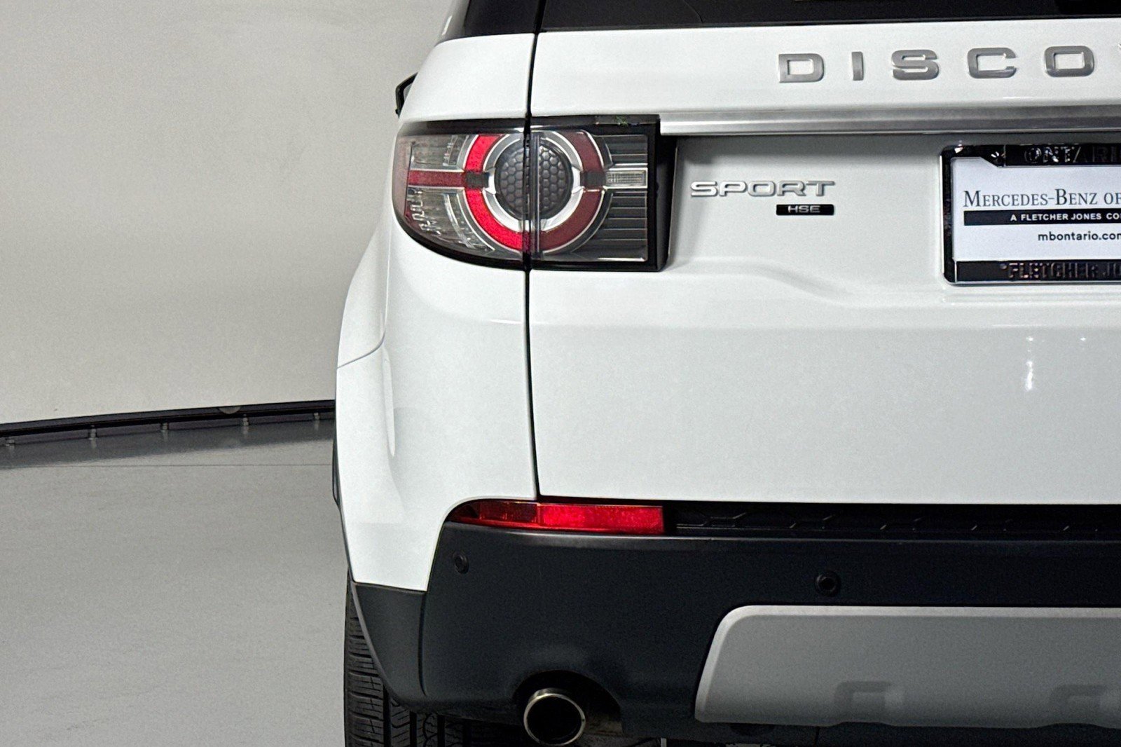 Used 2017 Land Rover Discovery Sport HSE Luxury image 15