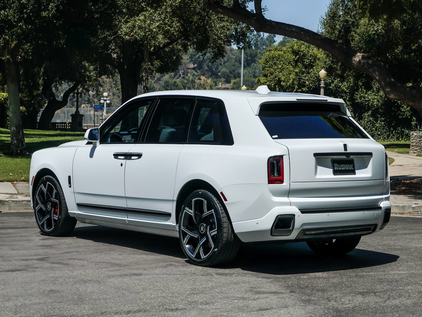 New 2027 Rolls-Royce Cullinan Black Badge AWD/4WD image 34