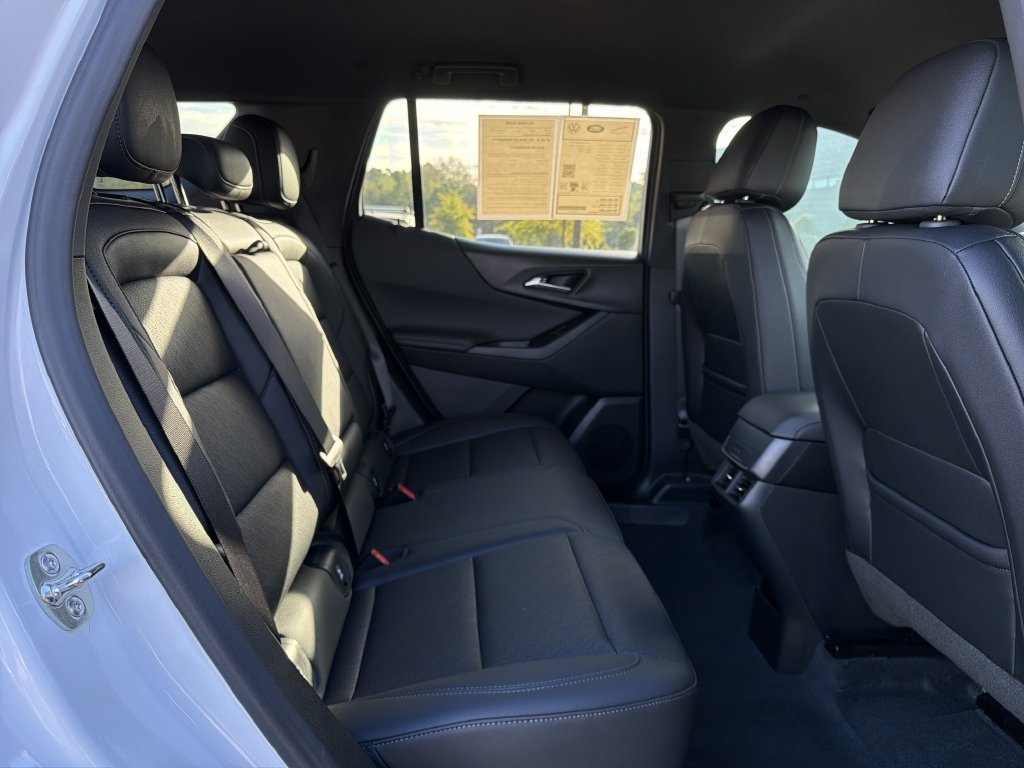 Used 2026 Chevrolet Equinox LT w/ Convenience Package II FWD image 16