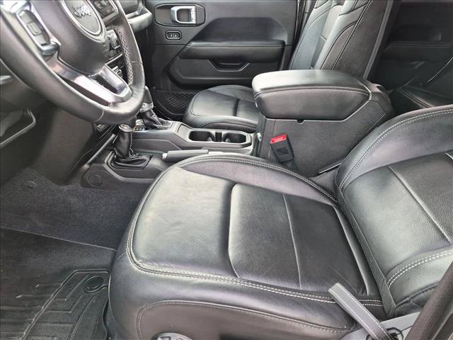 Used 2019 Jeep Wrangler Unlimited Sahara AWD/4WD image 16