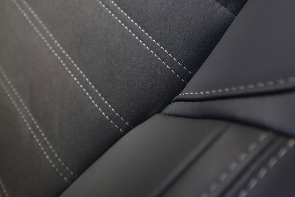 Used 2025 Mitsubishi Outlander SE image 34