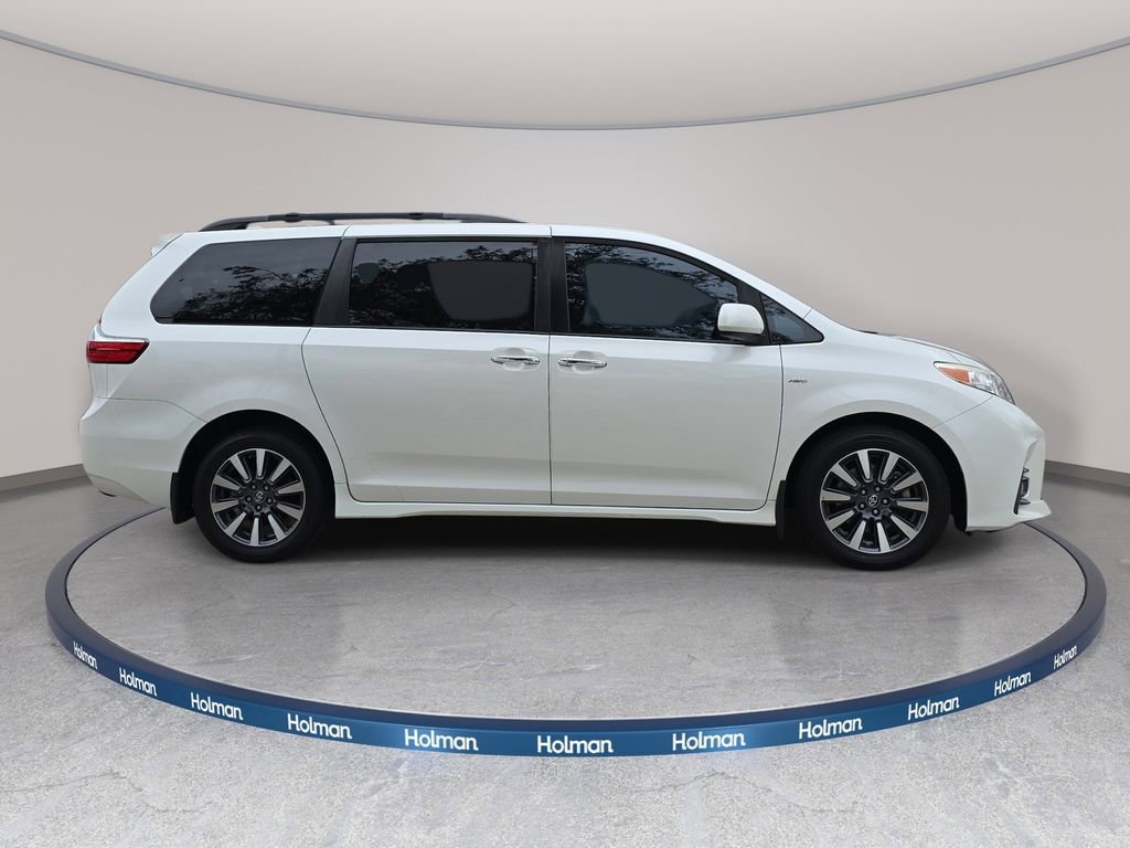 Used 2019 Toyota Sienna XLE w/ XLE Navigation Package AWD/4WD image 5