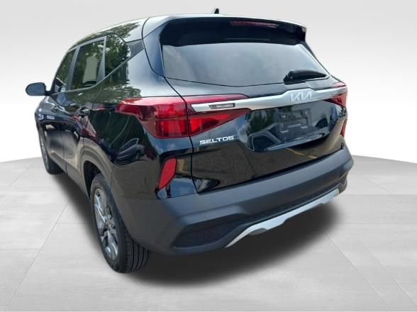 Used 2023 Kia Seltos LX AWD/4WD image 7